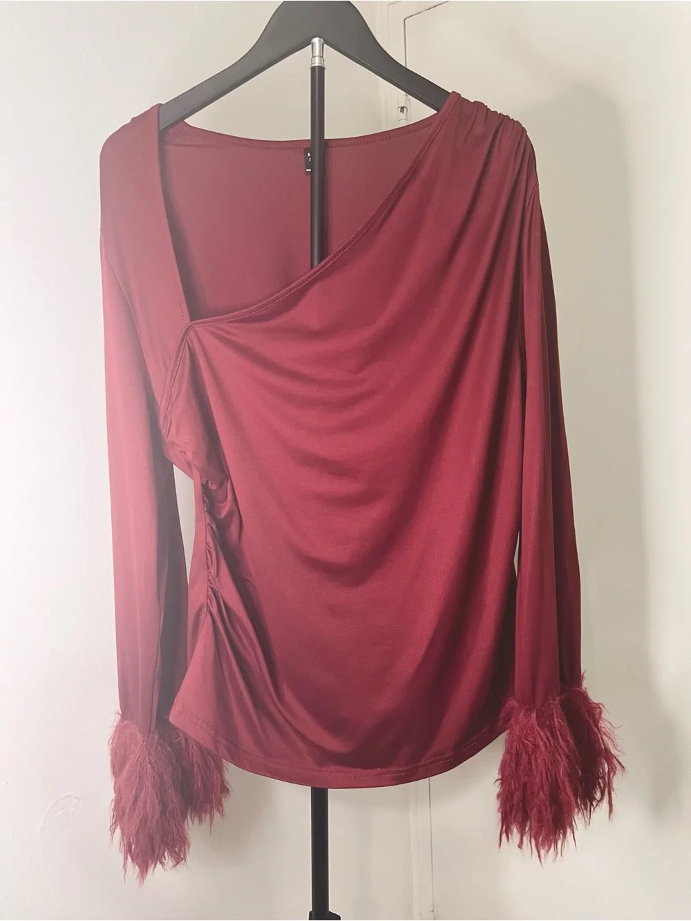 Women's Burgundy Feather Cuff Long-Sleeve Top - Picture 2 of 3